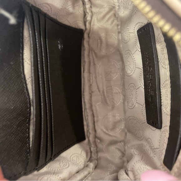 MICHAEL KORS SHOULDER CLUTCH - Picture 5 of 6